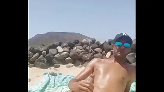 Convulsive off at nude littoral in Canarias