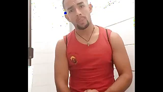 De porta aberta no #banheiraosp esperando o próximo vir pra deixar bem Duro