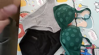 corrida en bragas de mi vecina 64